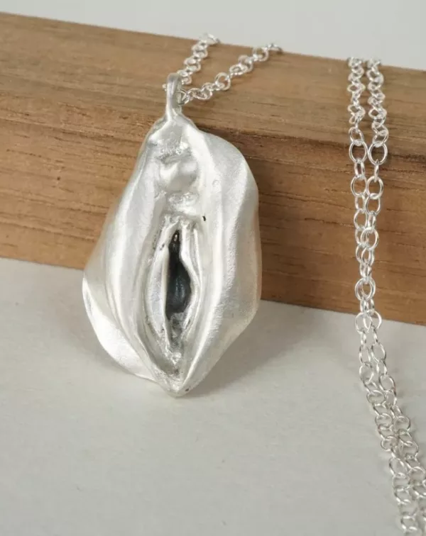 colgante_vulva__1024x822